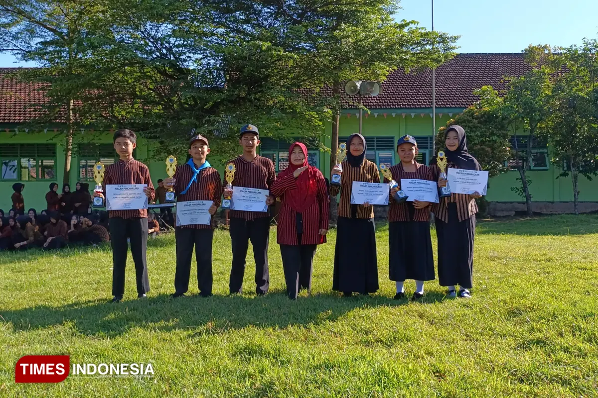 SMPN 1 Kasembon Memperingati Hari Pendidikan Nasional  Buat Komitmen Untuk Sungguh-sungguh Belajar