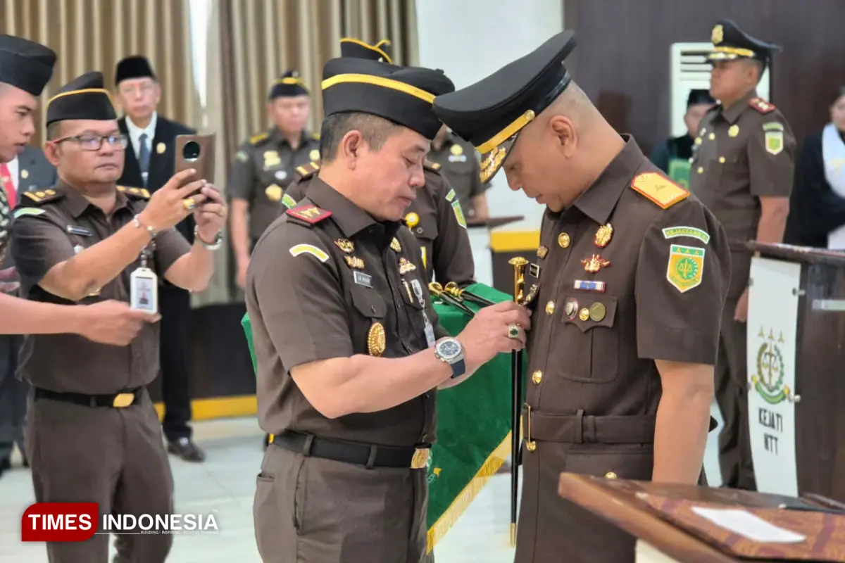 Lantik Pejabat Eselon II dan III, Begini Pesan Tegas Kajati NTT