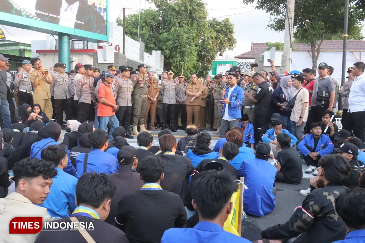 Aksi PMII dan BEM di Kota Probolinggo, Sorot Isu Andri Yunus hingga Kesejahteraan Guru