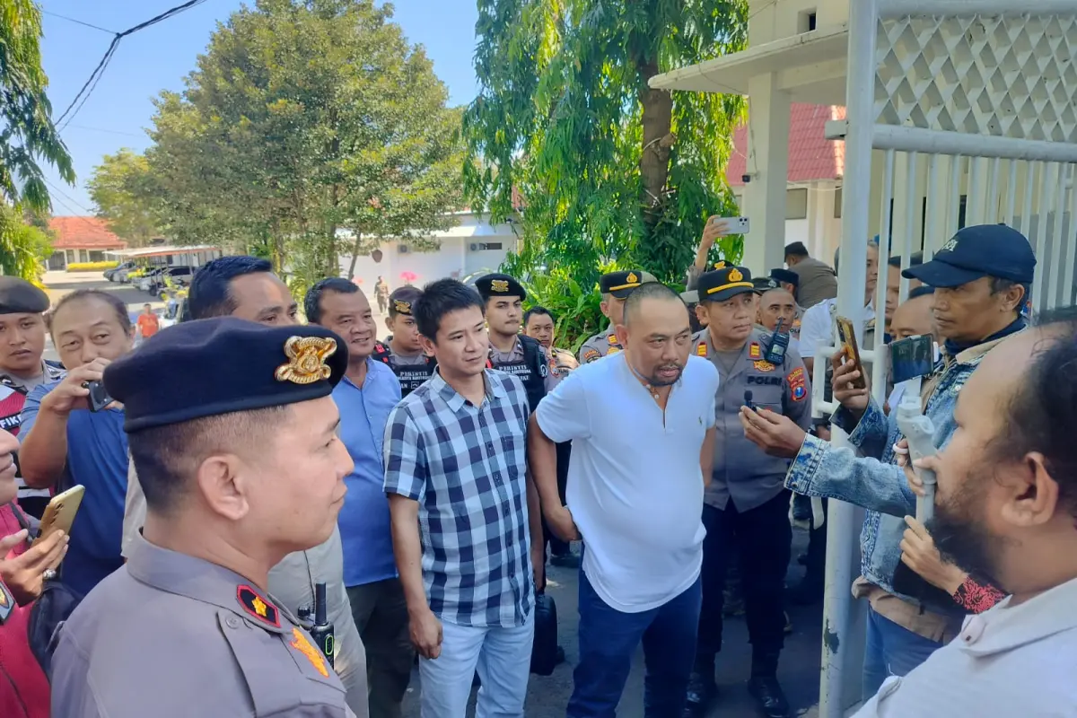 Temui Massa Aksi, Zamroni Tekankan Kondusivitas Banyuwangi