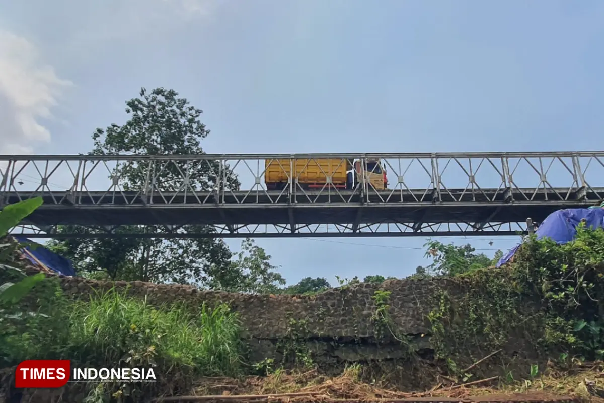 Jembatan Bailey Lumbang Rampung, Jalur Wisata Madakaripura Kini Bisa Dilalui