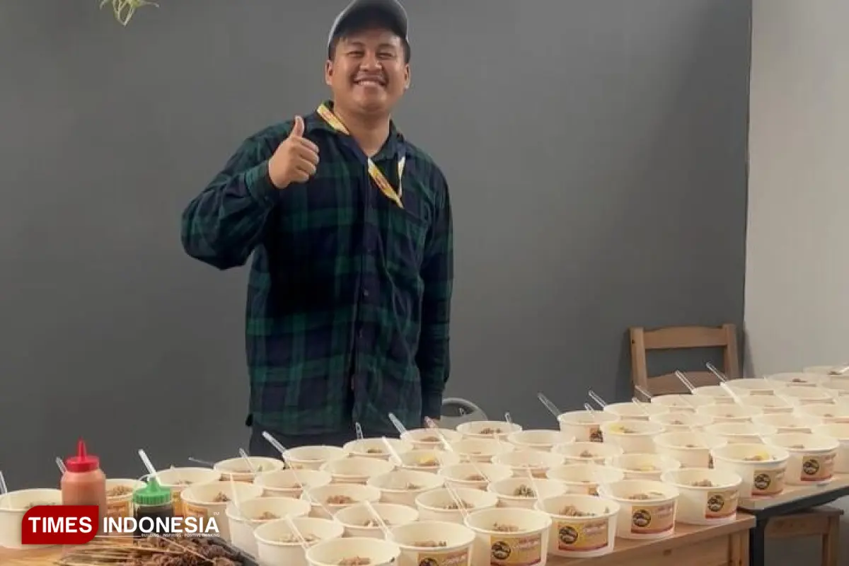Alumni UNISMA Bangun Usaha Soto Ayam Gondrong untuk Bangun Masjid