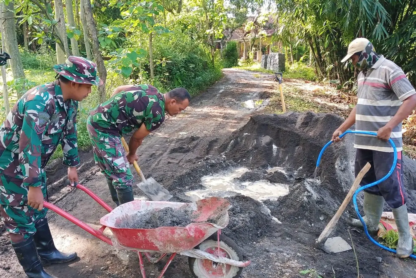 Jalan Aman di Depan Mata, TPT TMMD 128 Probolinggo Klagin Capai 85 Persen