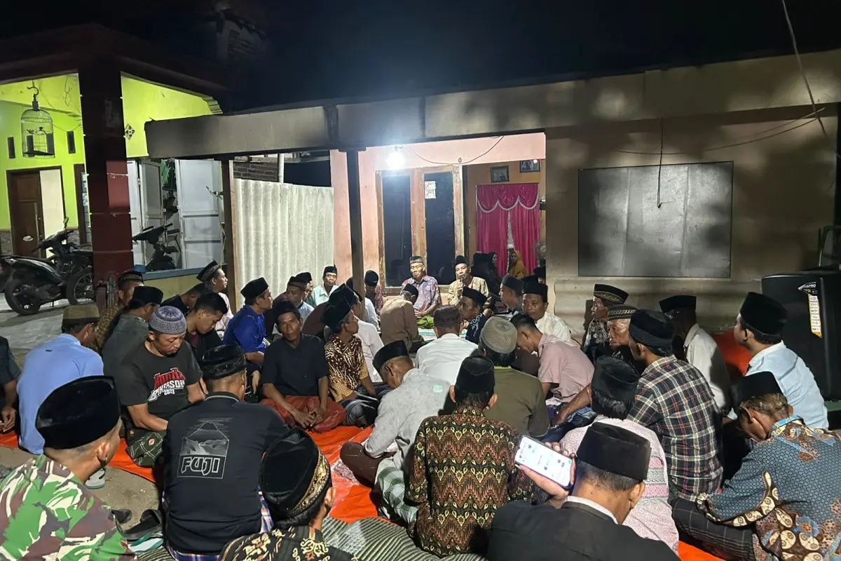 TMMD 128 Gresik Perkuat Ikatan Sosial, Satgas Ikut Yasinan Warga Slempit