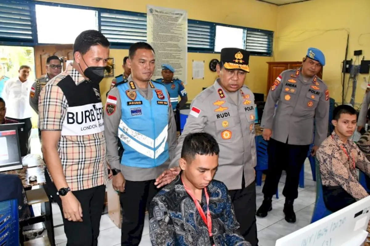 Tinjau Seleksi Taruna Akpol, Pesan Kapolda NTT: Jangan Percaya Calo
