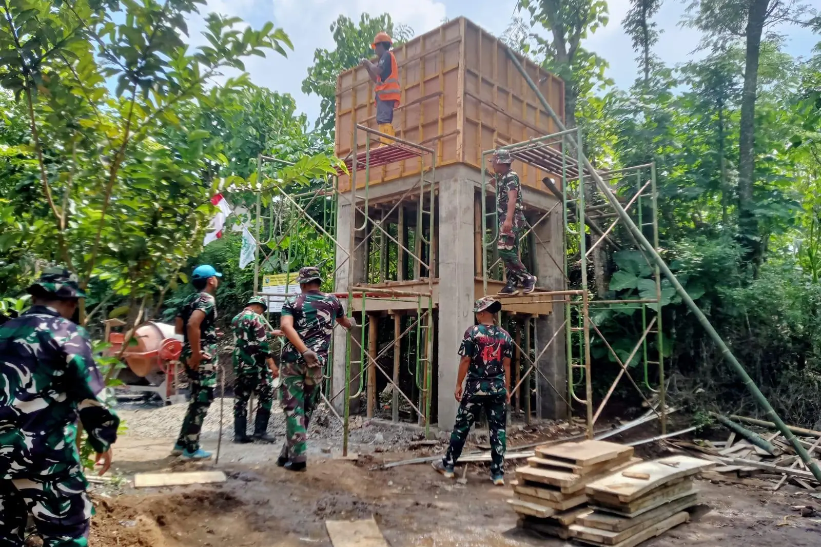 Danrem 083 Tinjau SPAM TMMD 128 Probolinggo, Air Bersih Jadi Prioritas