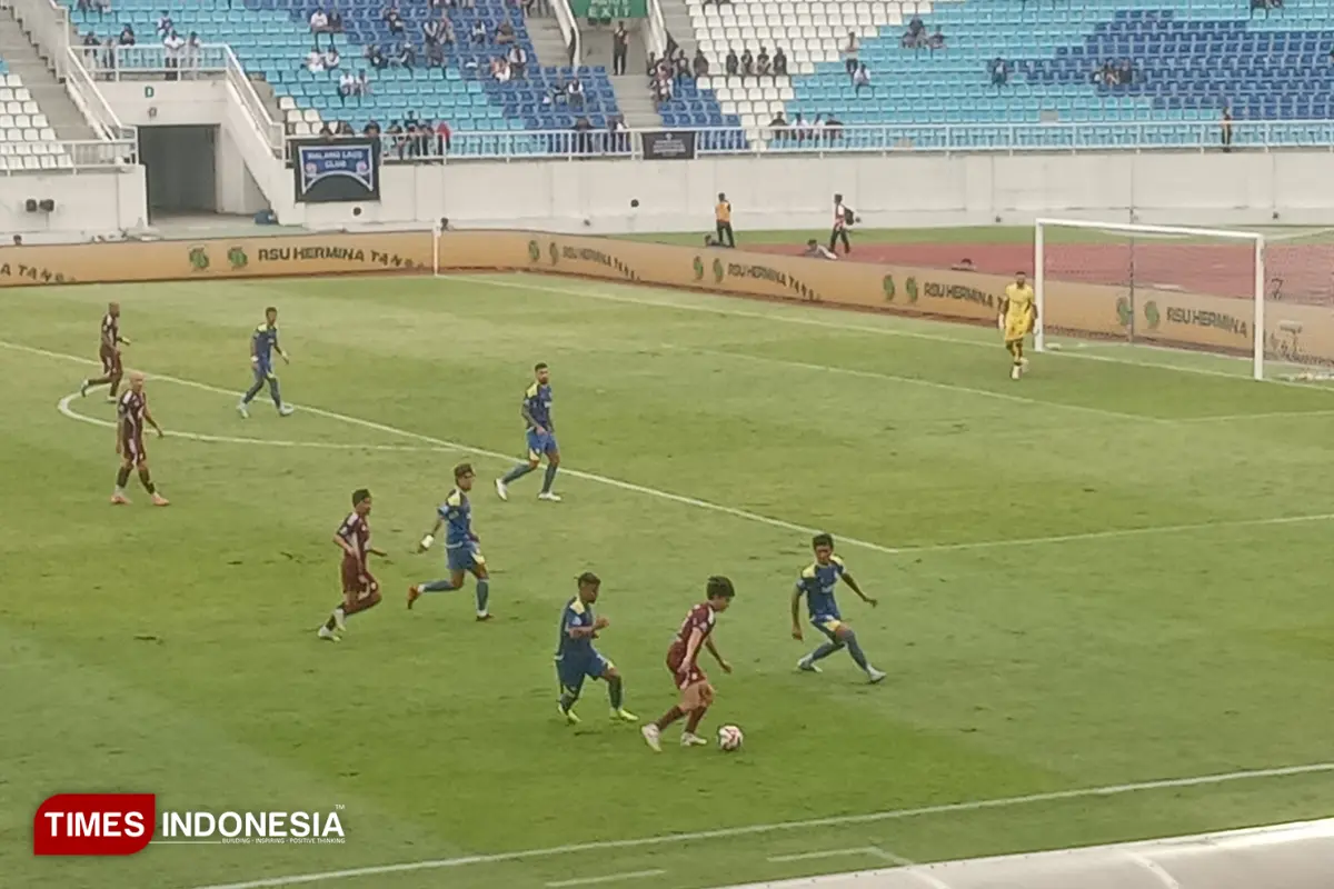 Arema vs PSM makassar