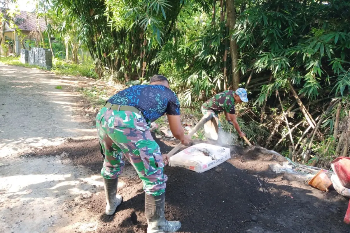 Pembangunan TPT Jalan Poros Dusun Klagin Desa Brabe Diharapkan Mampu Cegah Longsor Saat Musim Hujan