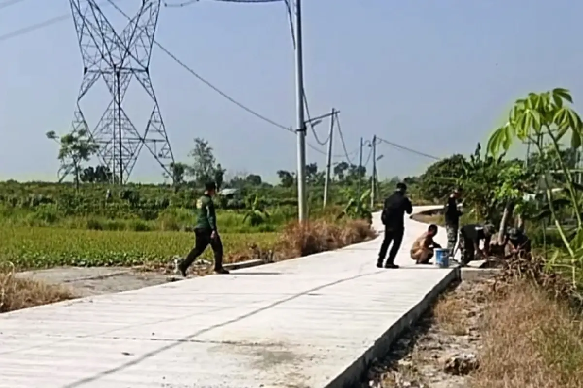 TMMD 128 Gresik Rampungkan Jalan Cor Beton, Petani Slempit Kini Nikmati Akses Lebih Mudah