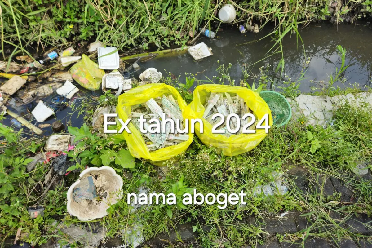 Diklaim Telah Kadaluwarsa, DLH Kota Malang Evakuasi Limbah Medis di Irigasi Bumiayu