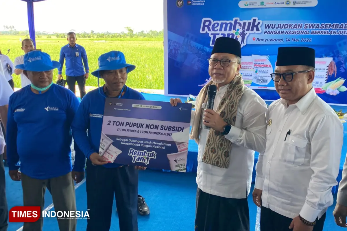 Makan Bareng Zulhas, Petani Banyuwangi Kompak Yel-Yel Pupuk Aman Gabah Bagus