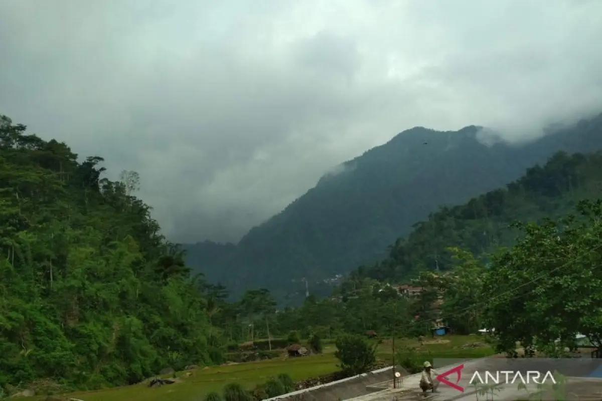 Pendaki Gunung Muria Kudus Jatuh 40 Meter di Argopiloso, BPBD Berhasil Evakuasi