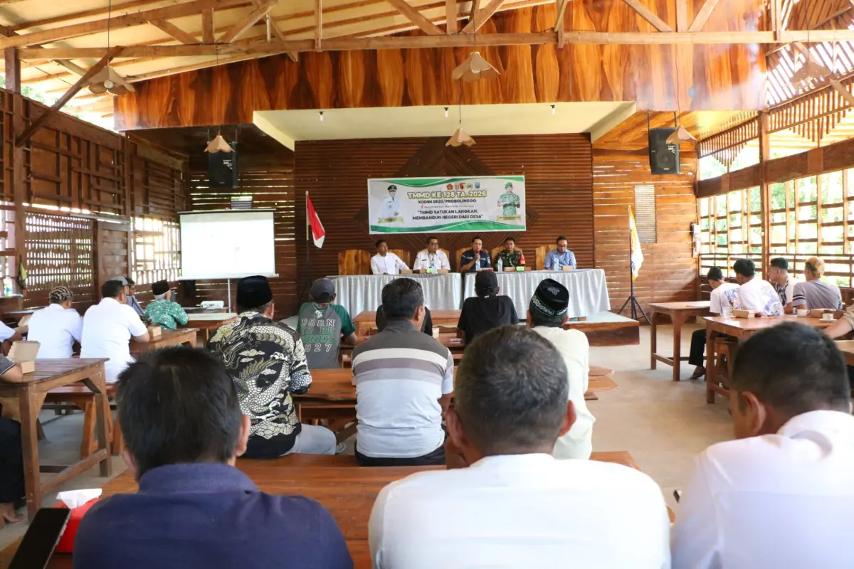 TMMD 128 Probolinggo Bekali Petani Desa Brabe dengan Ilmu Pertanian Modern