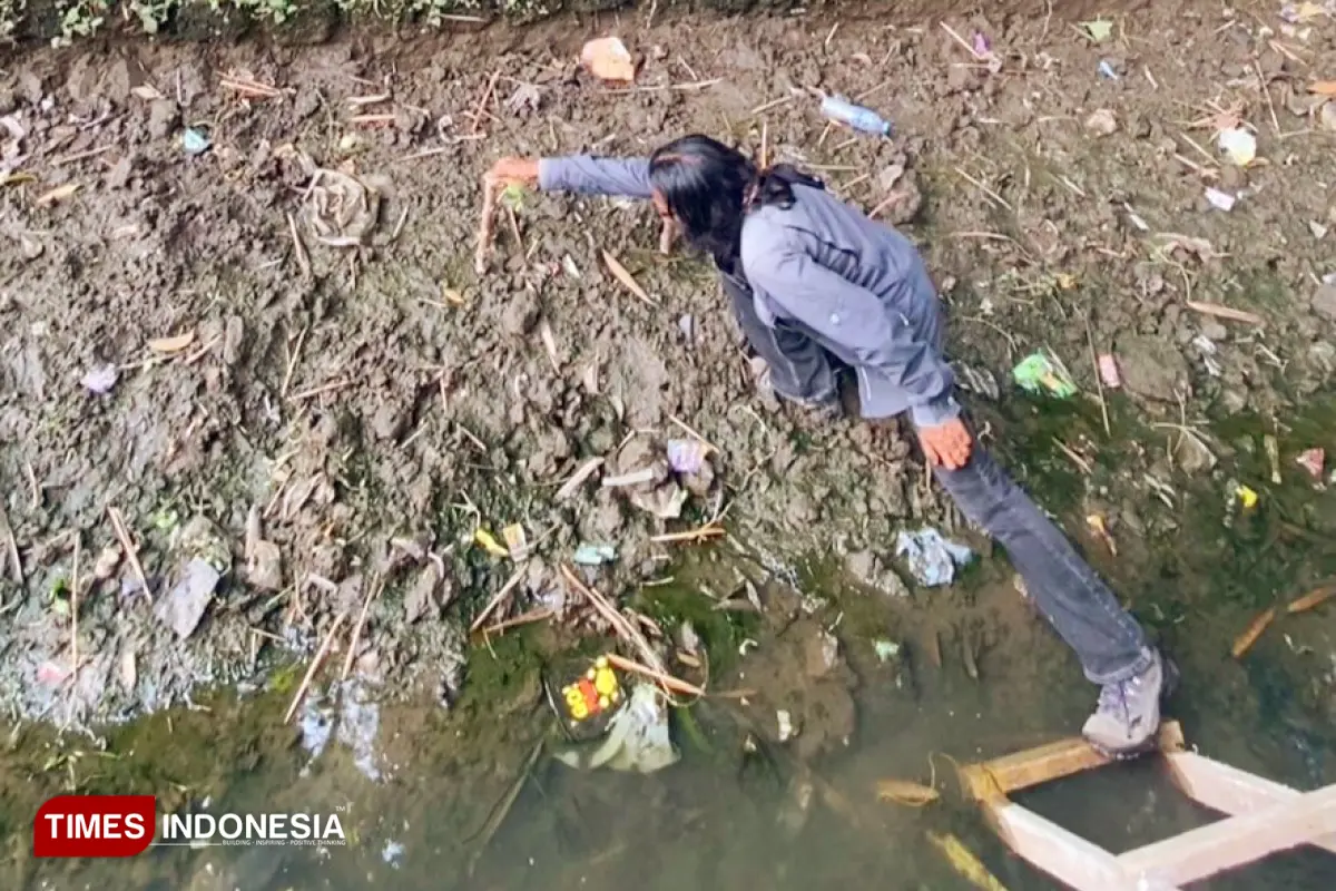 Sedimentasi Kali Bening Magelang Kian Parah, PPKM Gelar Aksi Simbolik