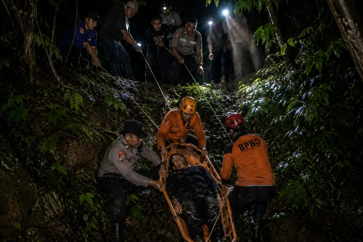 Berawal dari Cari Kumbang, Pria di Banyuwangi Ini Malah Berakhir Terperosok di Dasar Jurang