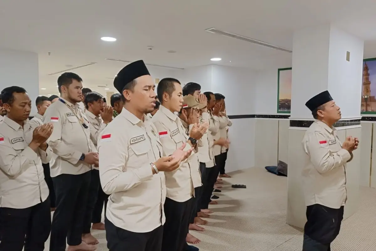 PPIH Madinah Menguatkan Rekannya Lewat Salat Ghaib dan Doa Bersama