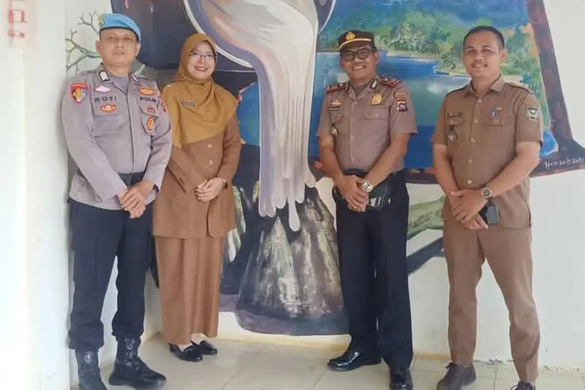 Kapolsek Sumpur Kudus Kunjungi SMKN 8 Sijunjung, Perkuat Sinergi dan Keamanan Sekolah