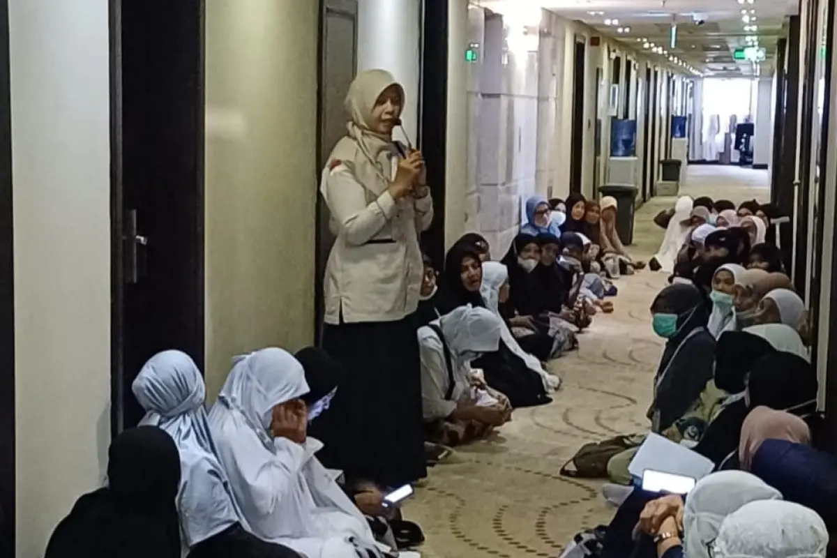 Jemaah Haji Perempuan Embarkasi Padang Dapat Bimbingan Khusus Fikih Tentang Haid