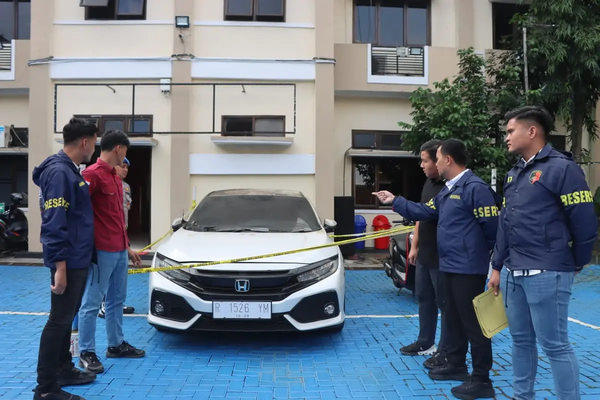 Mobil Istri Hoho Alkaf