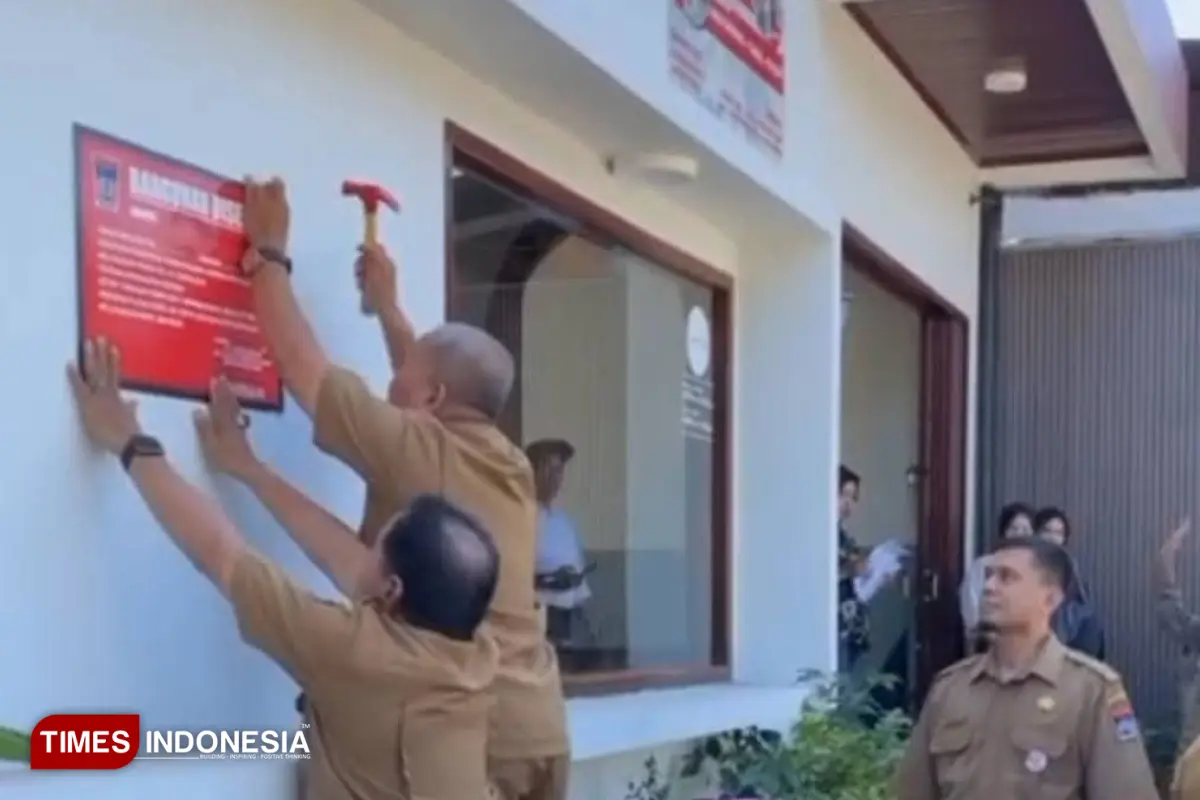 Respons Laporan Warga, Dinas PUPR Kota Padang Segel Bangunan Kafe Tanpa PBG