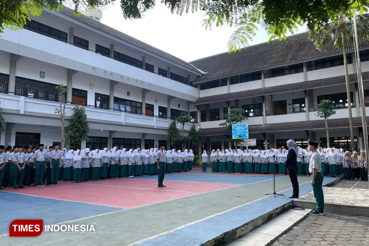 Pelajar MTs Almaarif 01 Singosari Apel Rutin Bersama BNN Kabupaten Malang