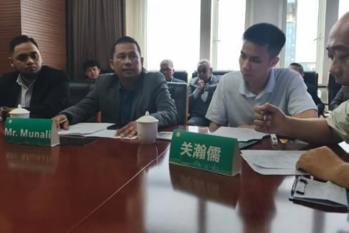 Kunjungan Kepala SMK Mutu Gondanglegi dengan Rombongan PWM Jatim ke Guangzhou China