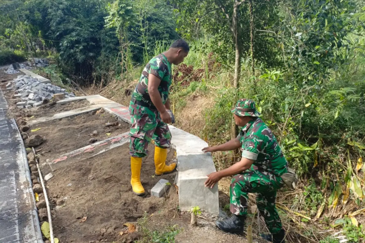TMMD 128 Probolinggo Tuntaskan 12 Titik TPT, Jalan Desa Brabe Kini Lebih Aman