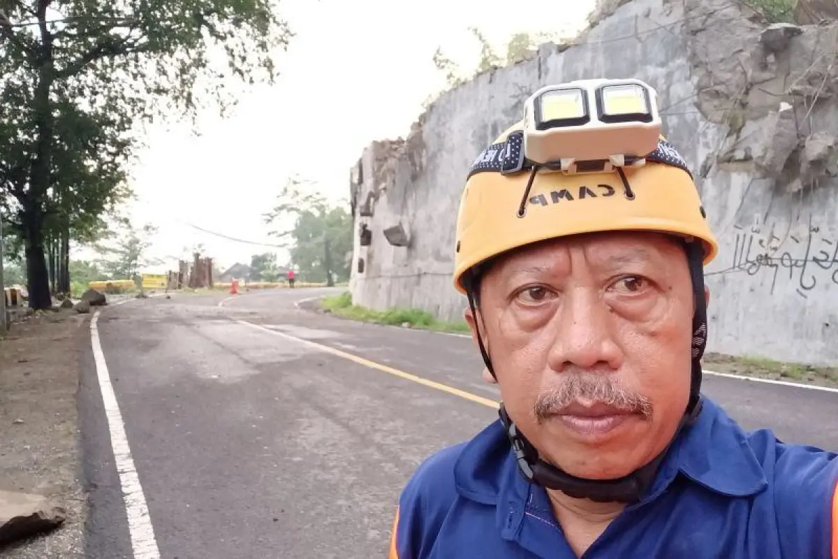 Longsor Tebing Tutup Akses Trenggalek–Ponorogo, Kendaraan Dialihkan