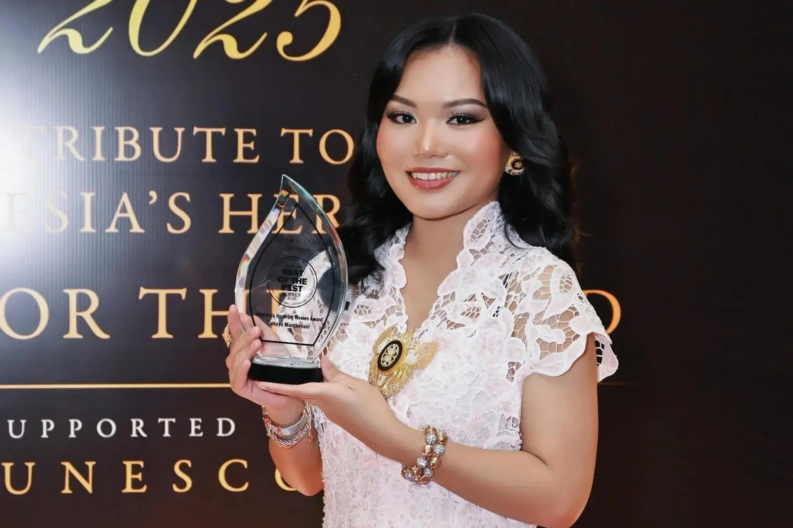 Cahaya Manthovani Sosok Wanita Muda Inspiratif di Balik Creative Movement dan Aksi Sosial