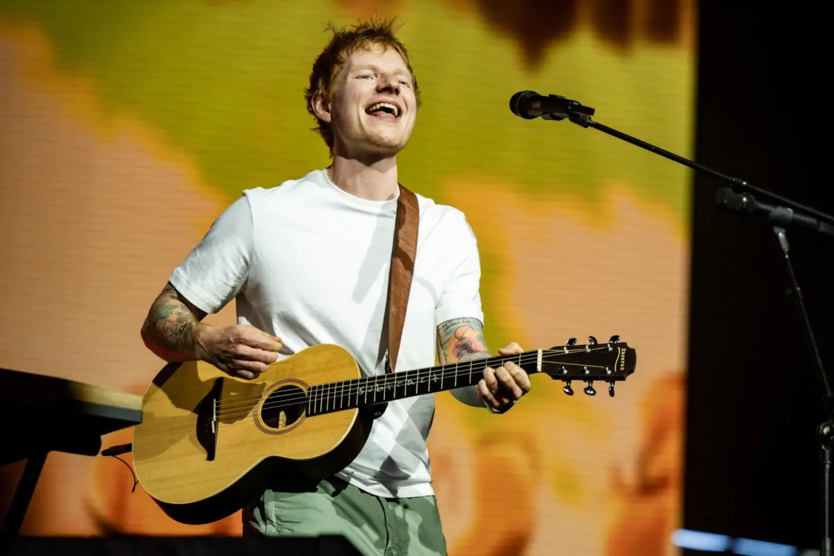 Ed Sheeran Keluar dari Warner Music, Akhiri Kerja Sama 15 Tahun