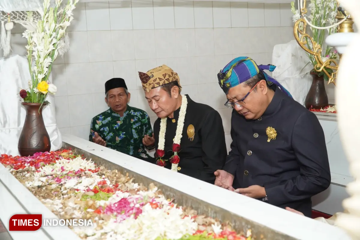 Jelang Puncak HJL ke-457, Bupati Lamongan Ziarah Makam Leluhur