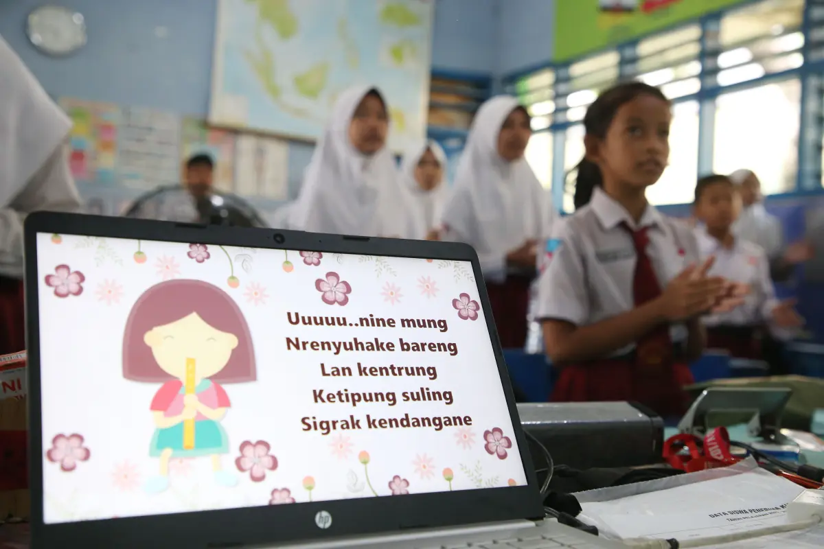 Sukses Lestarikan Bahasa Jawa, Pemkot Surabaya Raih Penghargaan dari Kemendikdasmen