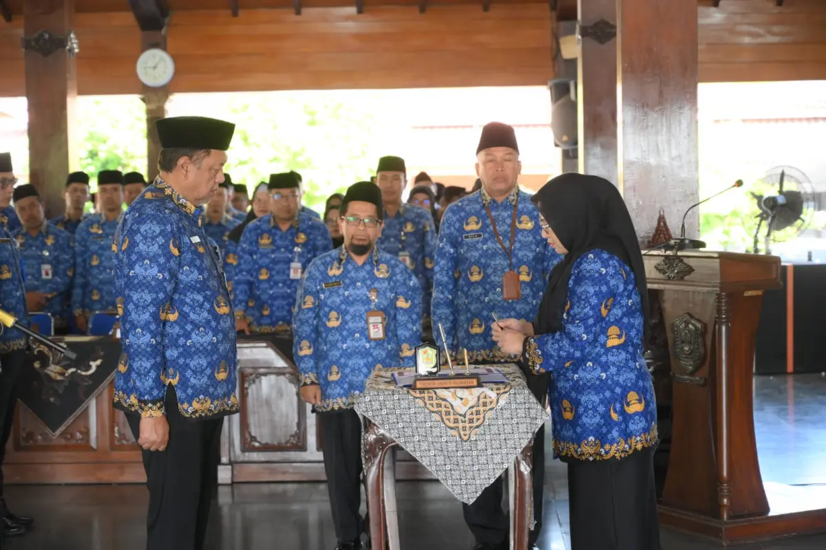 Bupati Banjarnegara Minta Pejabat Peka dan Profesional dalam Tugas