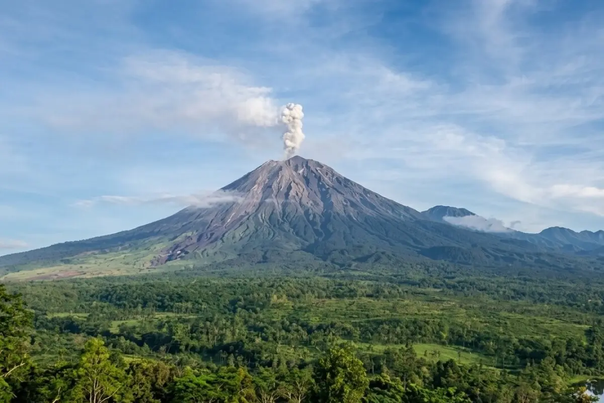 Gunung Semeru Erupsi Lima Kali, Letusan Capai 1.000 Meter