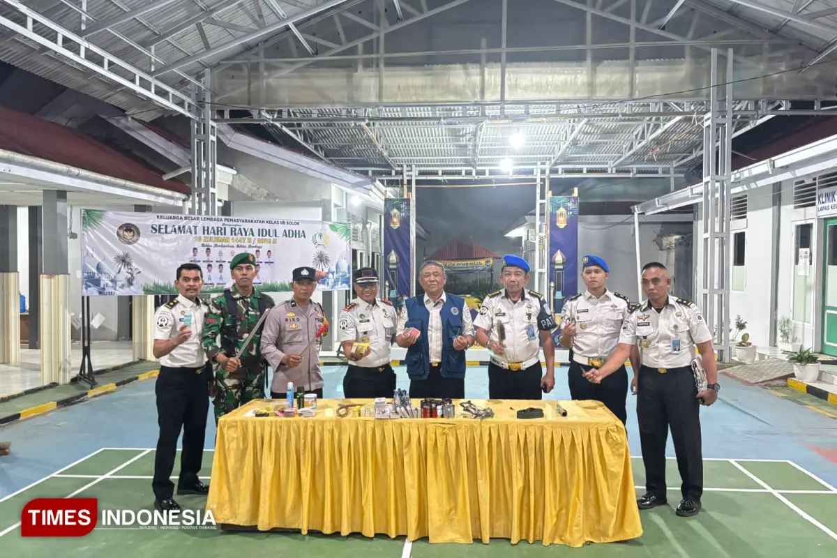 Pertegas Zero Tolerance, Kakanwil Ditjenpas Sumbar Pimpin Sidak Malam di Lapas Solok