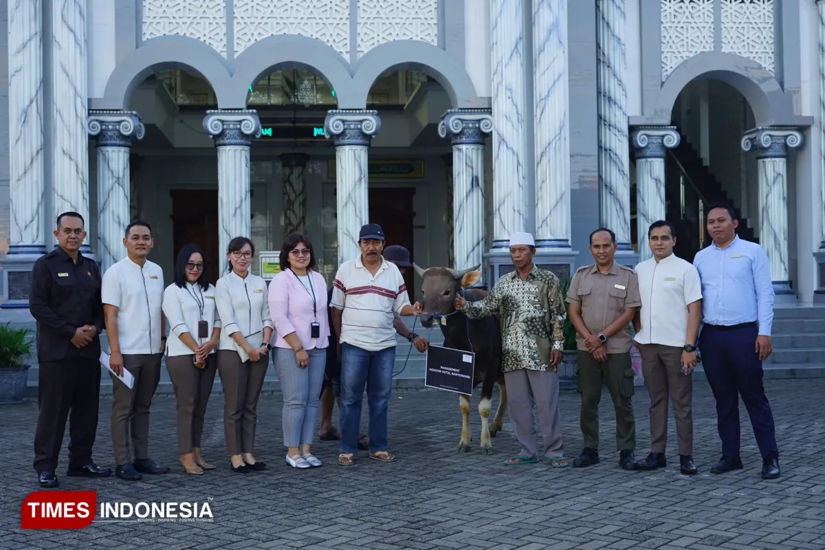 Idul Adha 1447 H, Kokoon Hotel Banyuwangi Salurkan Sapi dan Kambing Kurban untuk Warga Sekitar