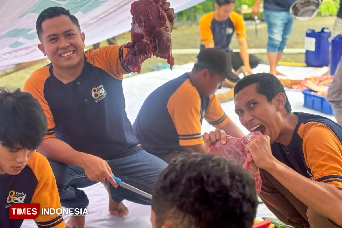 Rayakan Idul Adha, Aston Banyuwangi Sembelih Hewan Kurban untuk Masyarakat Sekitar Hotel