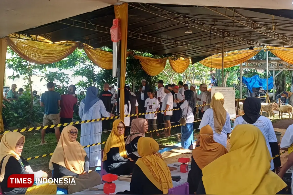 Unik! Tempat Kurban di Cianjur Dipasang Tenda bak Hajatan Pengantin