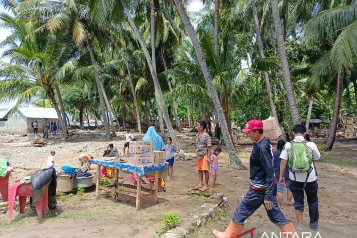 Banjir dan Longsor Terjang Bone Bolango, Seorang Warga Sempat Hanyut ke Laut