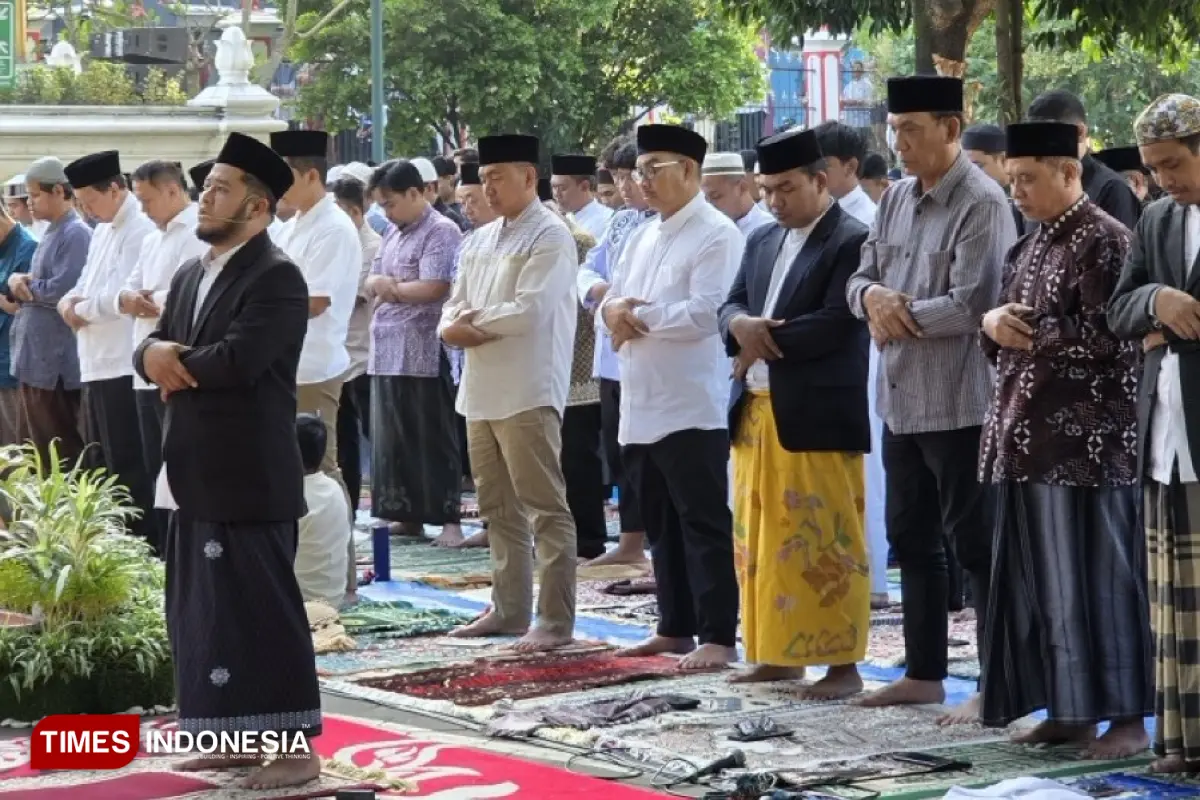 Ribuan jamaah Salat Idul Aadha 2