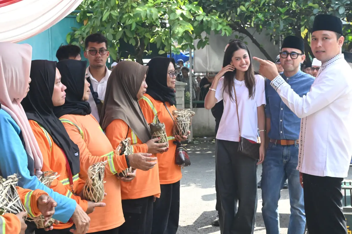 Petugas Kebersihan di Cianjur Terima Daging Kurban, Ada Sapi 1 Ton dari Prabowo