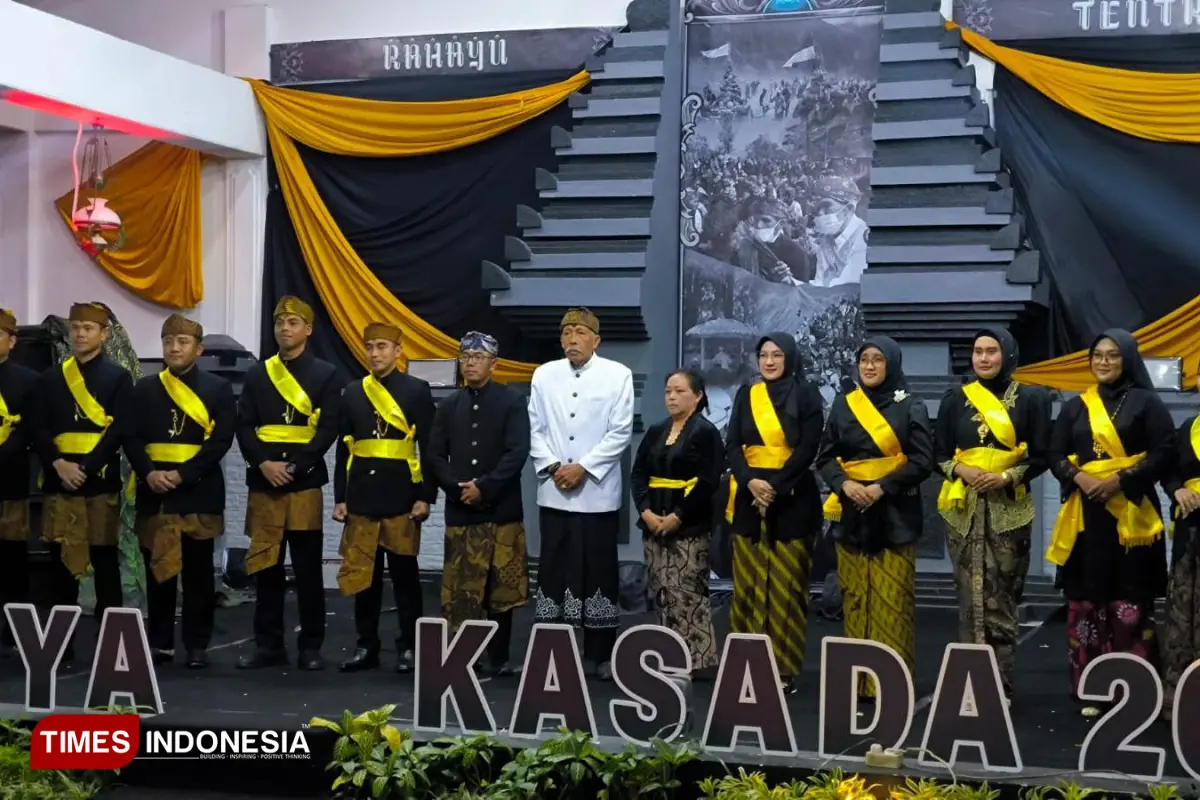 Tengger bersama Romk dukun Pandita Sutomo