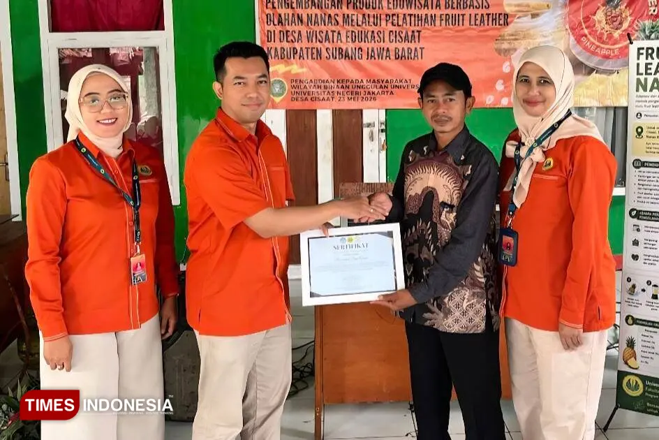 Dosen FT UNJ Hadirkan Inovasi Fruit Leather untuk Dorong Ekonomi Kreatif Berkelanjutan di Desa Wisata Cisaat