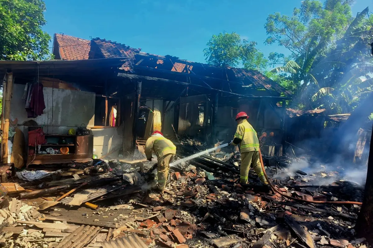 Obat Nyamuk Bakar Hanguskan Rumah Milik Lansia di Banyuwangi