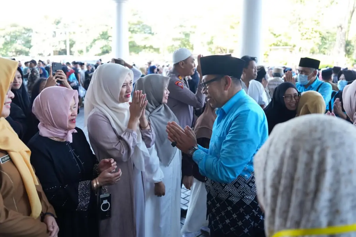 Jemaah Haji Kota Batu Tiba, Air Mata Bahagia Sambut Kedatangannya
