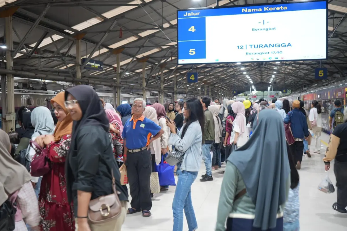 Bandung Diserbu Pelancong Saat Libur Idul Adha 2026, Kereta Api Masih Jadi Primadona