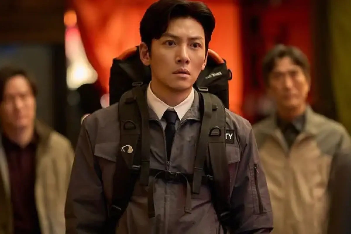 Filmnya Lagi Box Office, Ji Chang Wook Malah Diperiksa Kantor Pajak Seoul