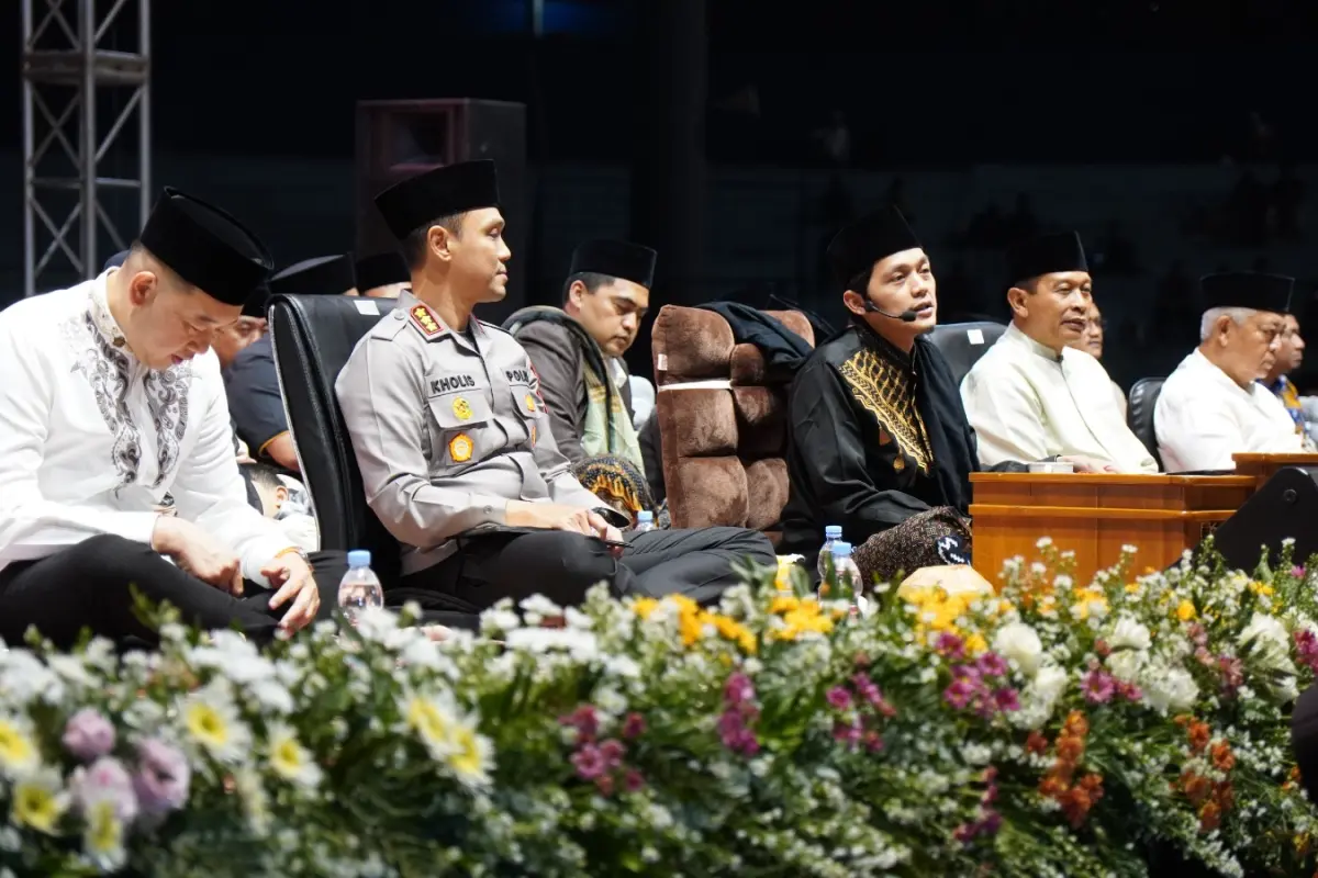 Di Hadapan Ribuan Jamaah, Gus Iqdam Ungkap Perjuangan Putu Kholis Dampingi Korban Kanjuruhan
