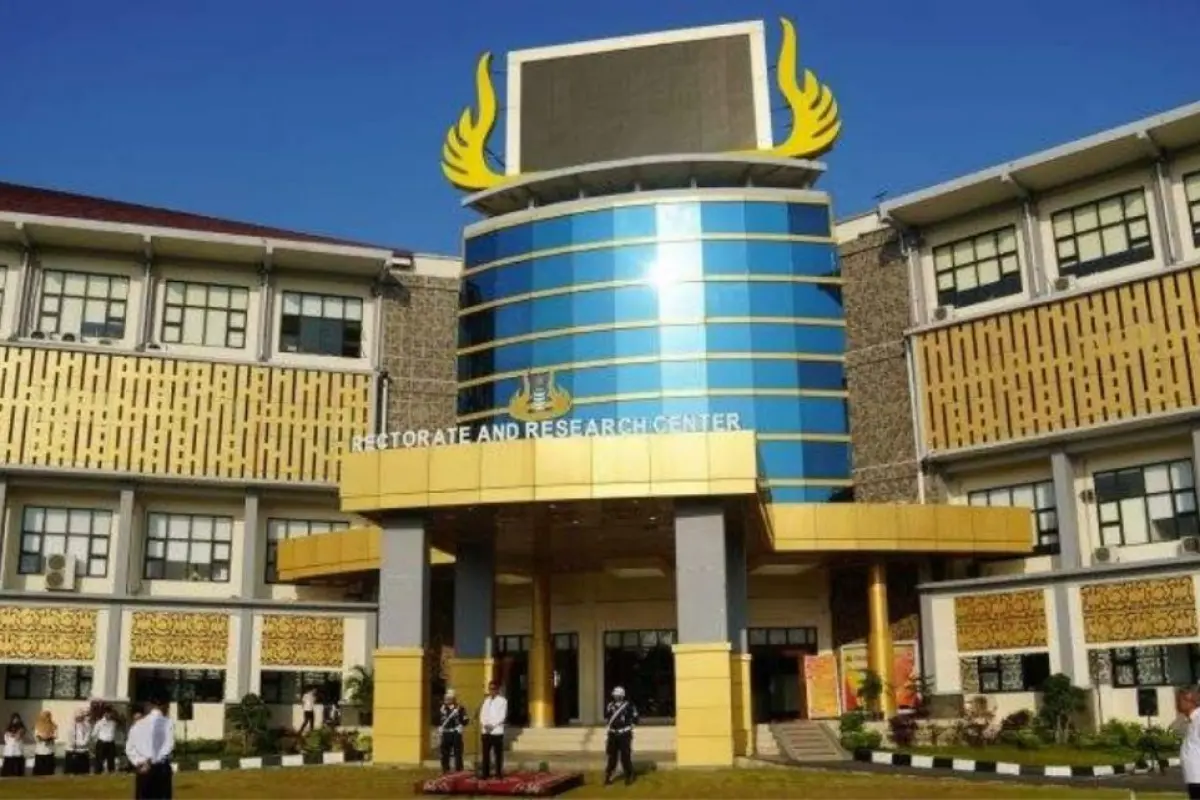 Peluru Rekoset Hantam Area Kampus UNP Padang, Dua Korban Dilarikan ke Rumah Sakit