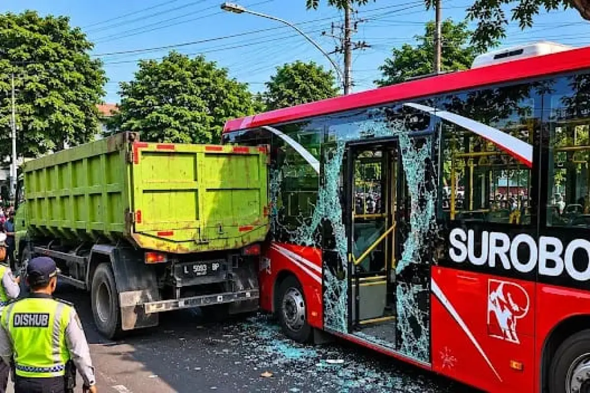 Insiden Suroboyo Bus, Pengemudi Terancam Sanksi Tegas hingga Pemecatan